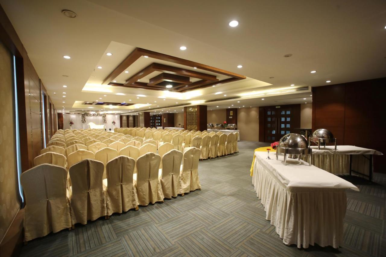 The Byke Suraj Plaza Pure Veg, Thane Exterior foto