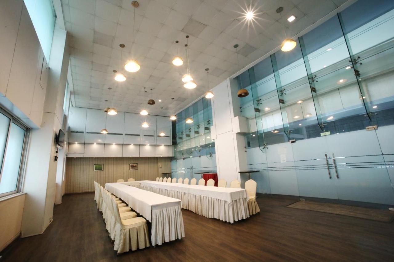 The Byke Suraj Plaza Pure Veg, Thane Exterior foto