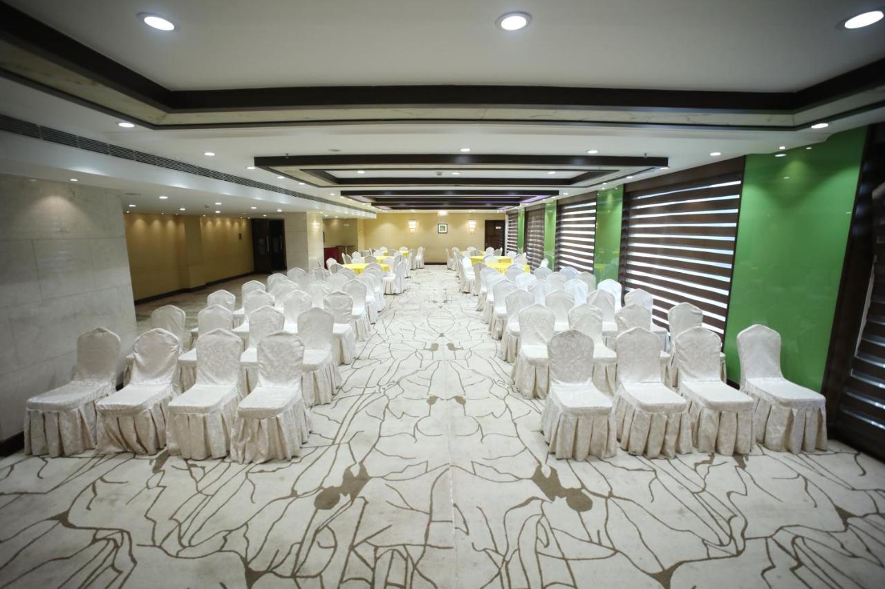 The Byke Suraj Plaza Pure Veg, Thane Exterior foto