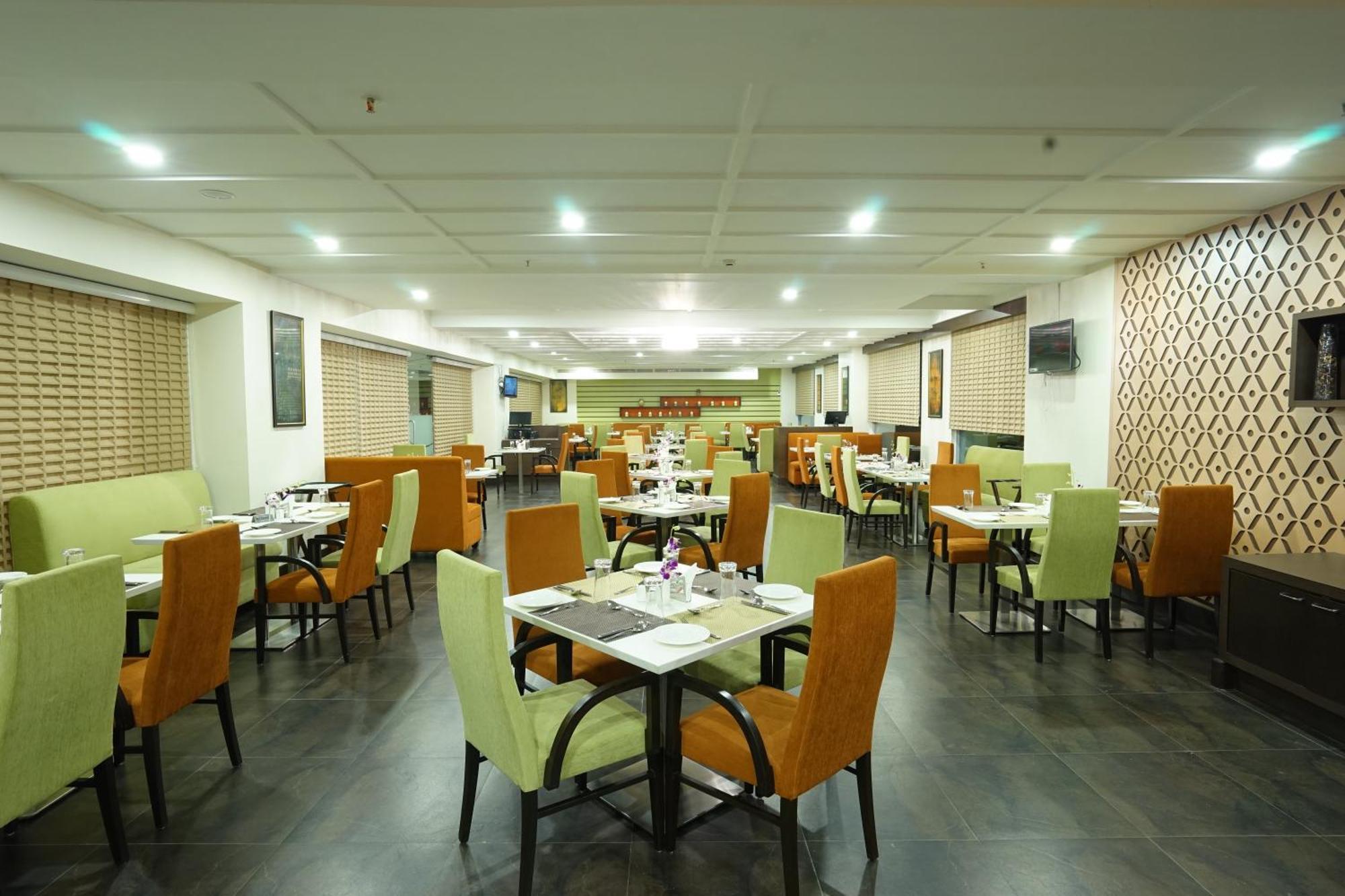 The Byke Suraj Plaza Pure Veg, Thane Exterior foto