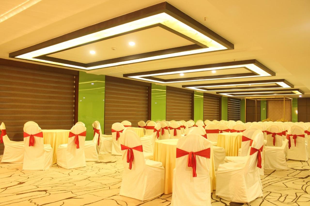 The Byke Suraj Plaza Pure Veg, Thane Exterior foto